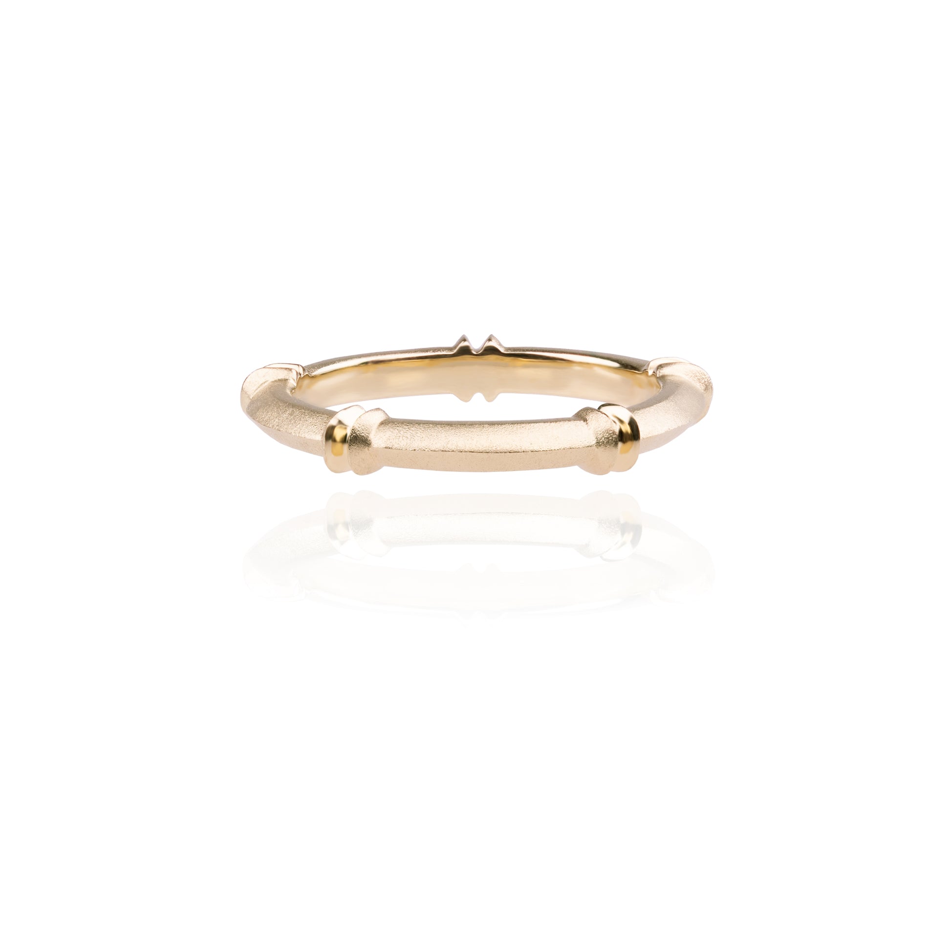 Orme-Brown_Contemporary_Jewellery_Drifts_Dune_Wedding_Band_Knife_edge_18ct_yellow_gold_recycled_fairmined_sustainable_ethical