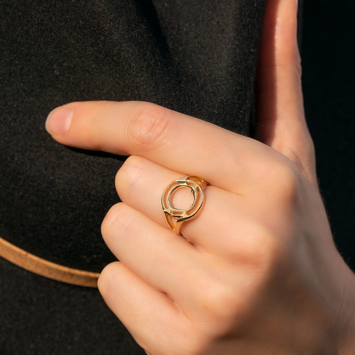 Orme-Brown_Jewellery_Halo_Statement_Ring_Recycled_9ct_yellow_gold_ethical_sustainable_hand